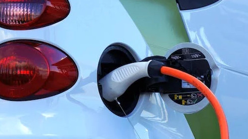 Auto elettriche a noleggio a lungo termine: i vantaggi